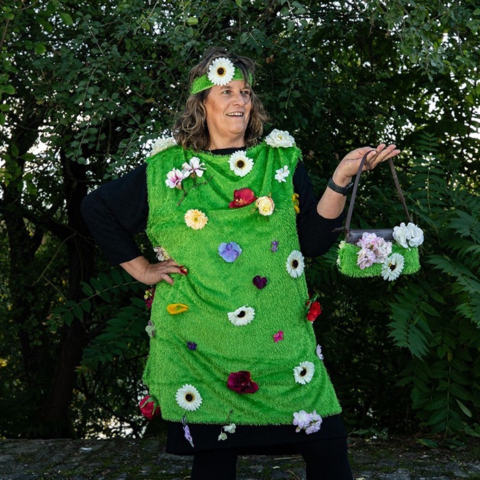 Faschingskostüm – Kerstin lädt zum Blumenpflücken ein