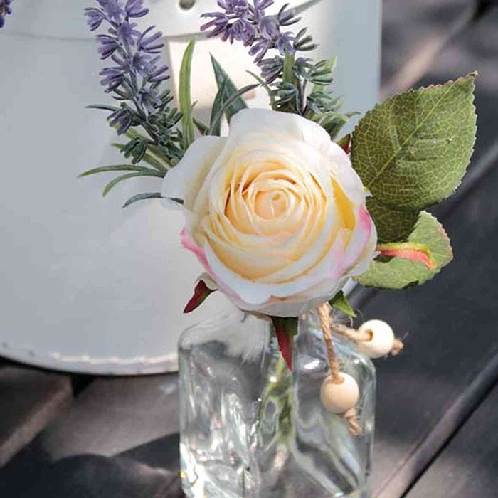 Künstliche Gestecke